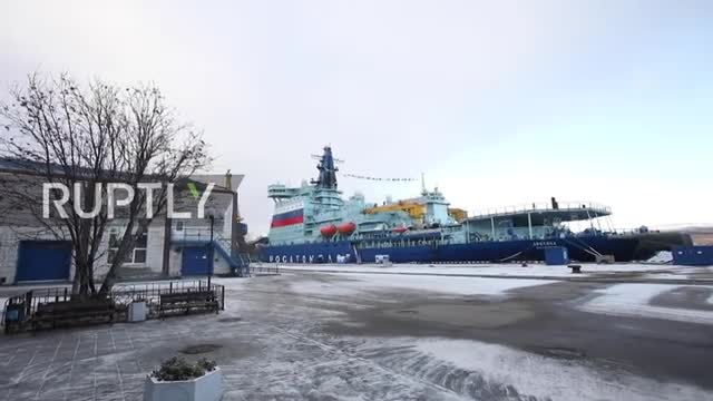 Clip: Cận cảnh sức mạnh tàu phá băng mạnh nhất thế giới của Nga