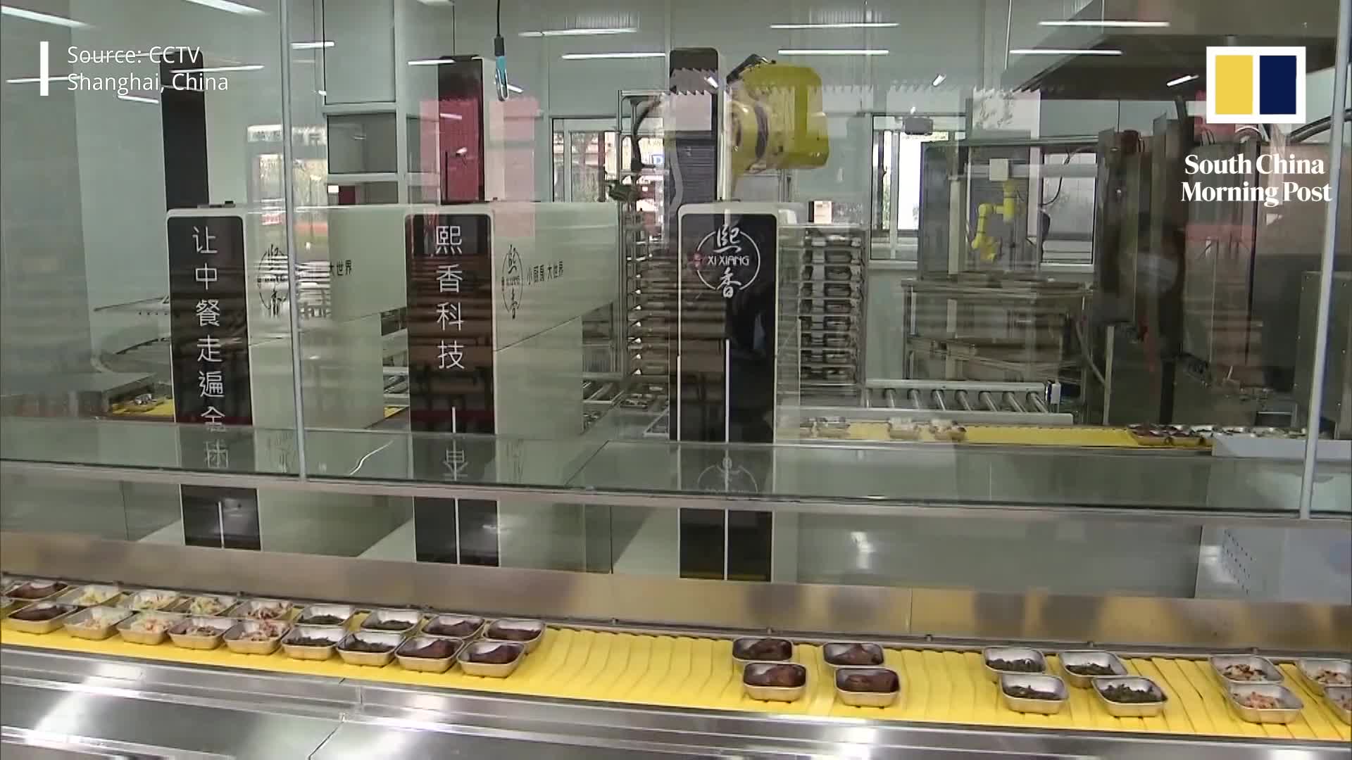 Clip: Cận cảnh robot chế biến 1.000 suất ăn trong 90 phút