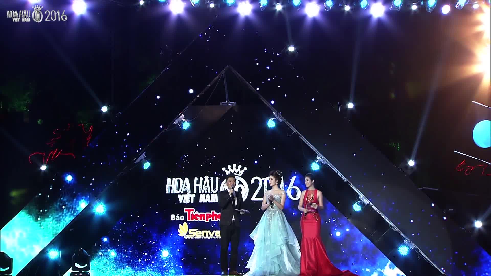Hoa hậu Việt Nam - Á Hậu Huyền My xuất hiện rạng ngời trong bộ váy xanh gợi cảm