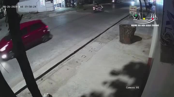Khoảnh khắc thanh niên rút súng bắn 2 người ở Thái Nguyên