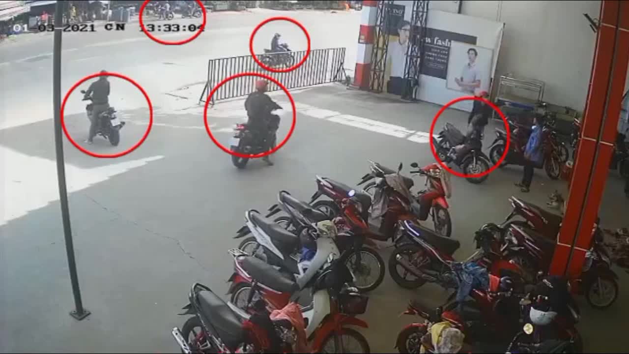 Dàn cảnh cướp xe máy