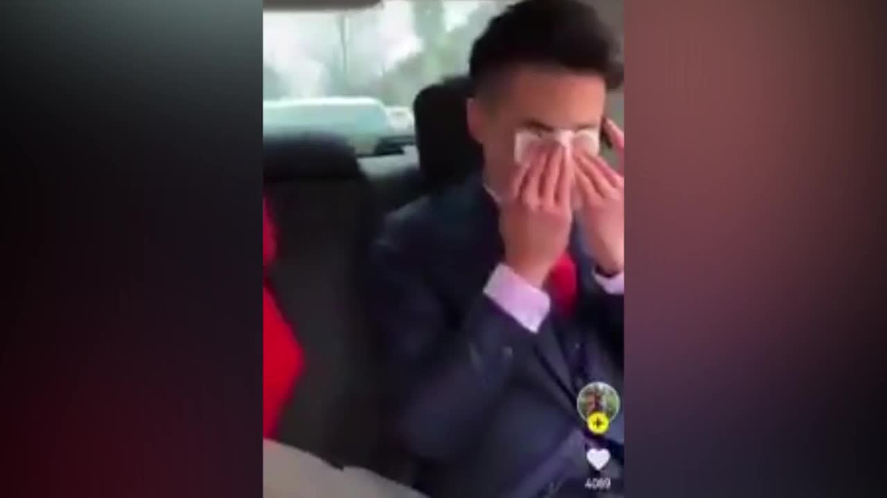 Chú rể khóc trên ôtô khi thấy dung nhan cô dâu