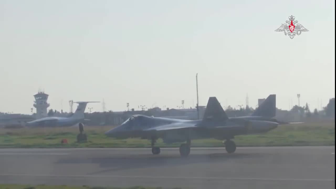 Уникальные кадры боевой работы перспективных авиационных комплексов Су-57 в Сирии