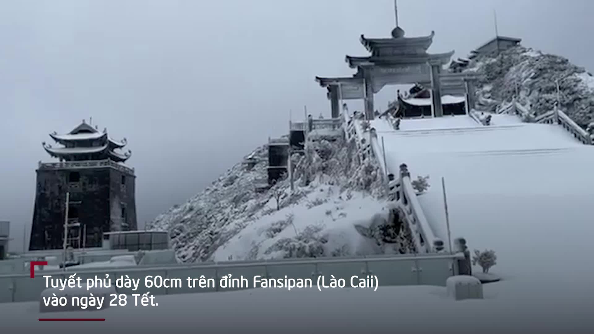 Tuyết phủ dày nửa mét trên đỉnh Fansipan ngày cận tết