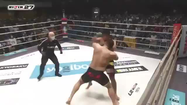 Võ sĩ Sumo hạ đối thủ MMA sau 6 giây