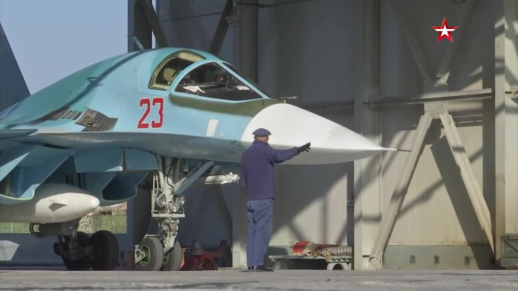 Phi công Nga lái Su-34 khám phá thực địa Syria
