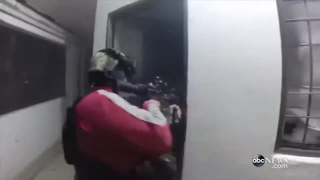 [ĐÃ CẮT] El Chapo - GoPro Helmet POV Footage of Raid Capturing Joaquin Guzman