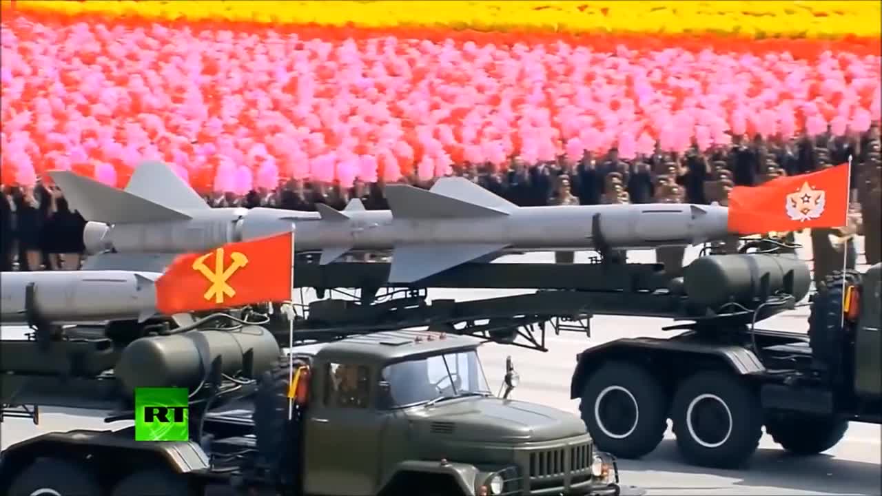 Triều Tiên phô diễn nhiều loại vũ khí trong cuộc duyệt binh lớn 