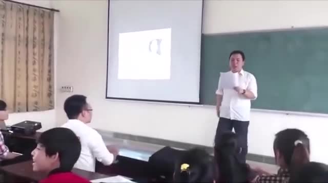 Thầy giáo đọc rap giảng bài trên lớp độc và lạ nhất Việt Nam
