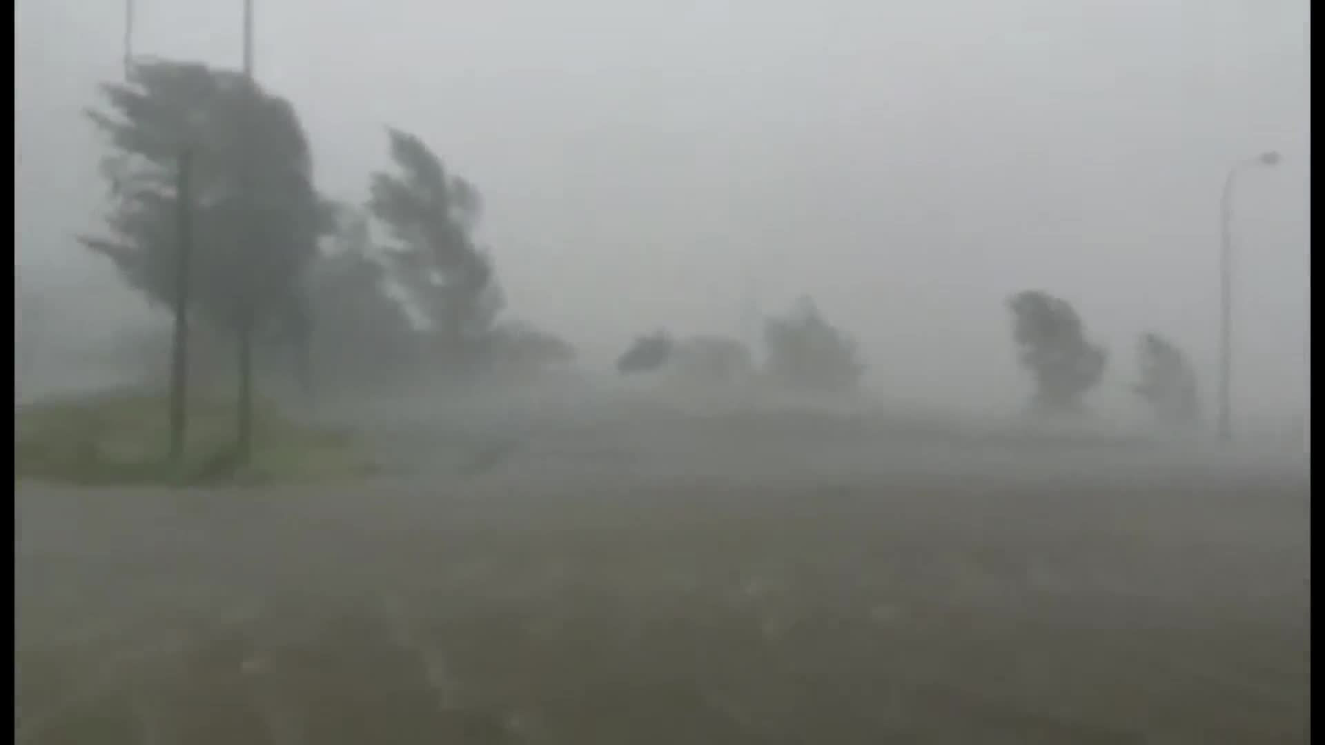 Trực tiếp bão số 10 tại Hà Tĩnh