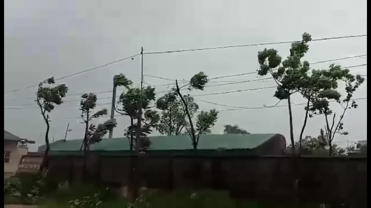 Ảnh hưởng bão số 10 tại Hà Tĩnh