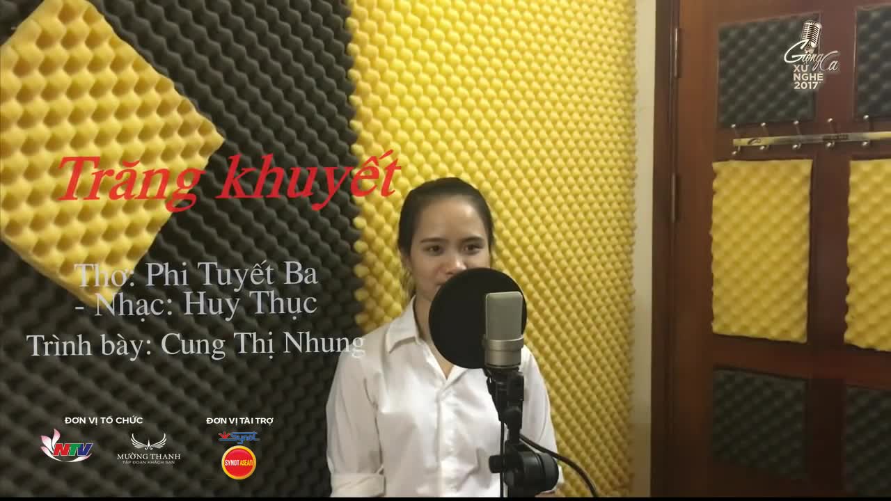 Cung Thị Nhung tham gia Cuộc thi Giọng ca Xứ Nghệ với ca khúc Trăng khuyết 