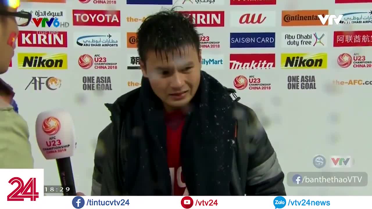 Clip: Quang Hải không cầm được nước mắt sau trận đấu