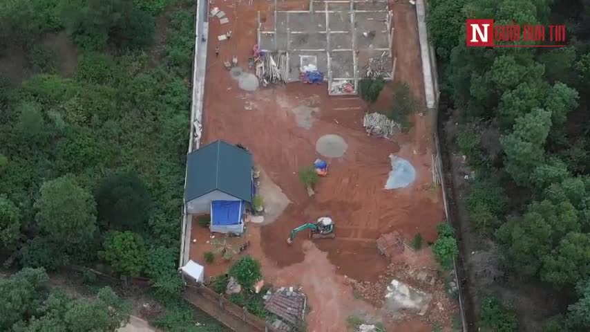 Việc thi công các công trình kiên cố tại rừng phòng hộ tại Sóc Sơn vẫn đang tiếp diễn