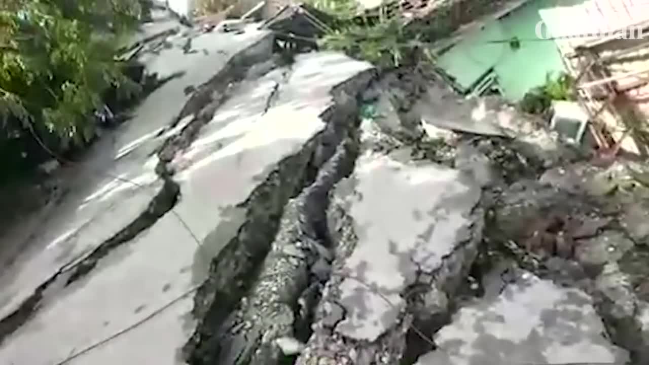 Động đất ở Indonesia: Kinh hoàng khoảnh khắc nhà cửa bỗng bị “nuốt chửng” vì mặt đất hoá lỏng