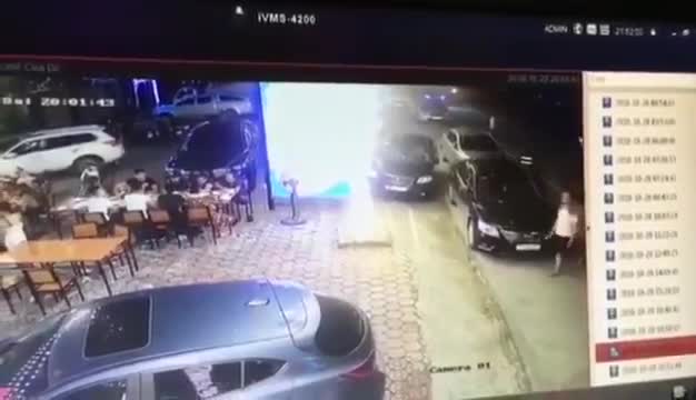 Video: Giang hồ thành Vinh giải quyết mâu thuẫn bằng súng, 2 người trúng đạn