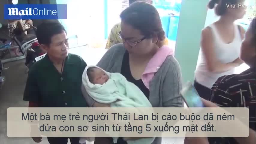Lá chuối cứu sống bé sơ sinh sau khi bị ném từ tầng 5