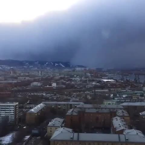 ‘Sóng thần’ tuyết nuốt chửng thành phố ở Siberia