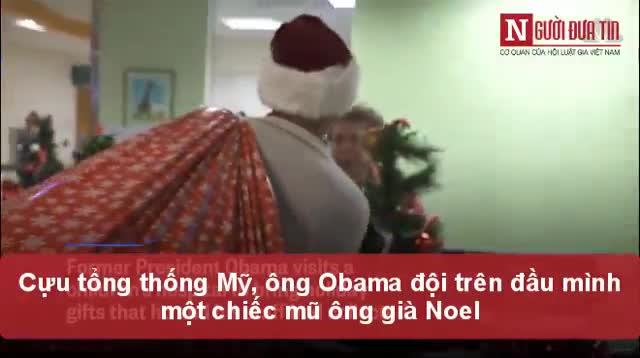 Video: Obama hóa ông già Noel tặng quà tại bệnh viện Nhi