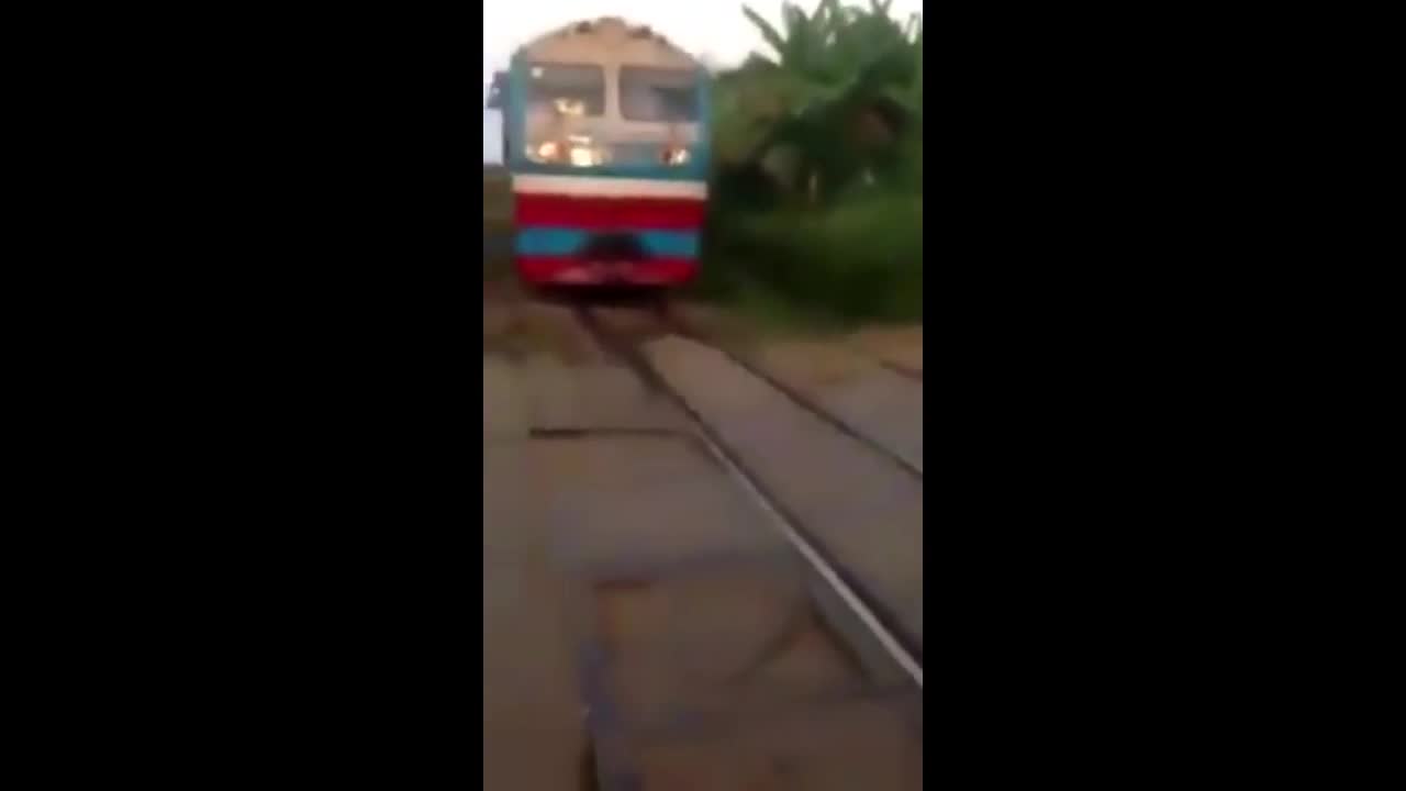 2 tàu hỏa suýt tông nhau ở Đồng Nai khi chỉ còn cách nhau 10m