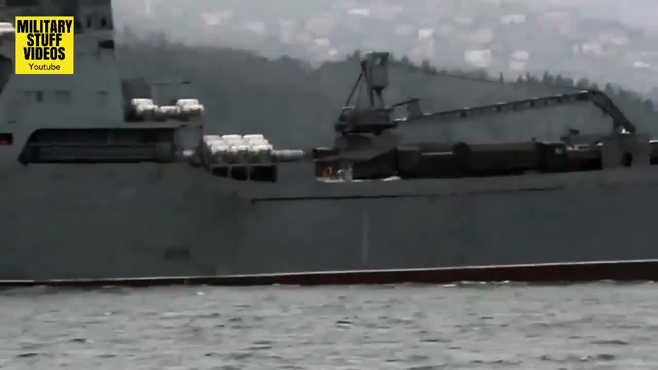 Tàu đổ bộ vận tải Orsk 148 của Nga chở vũ khí tới Syria