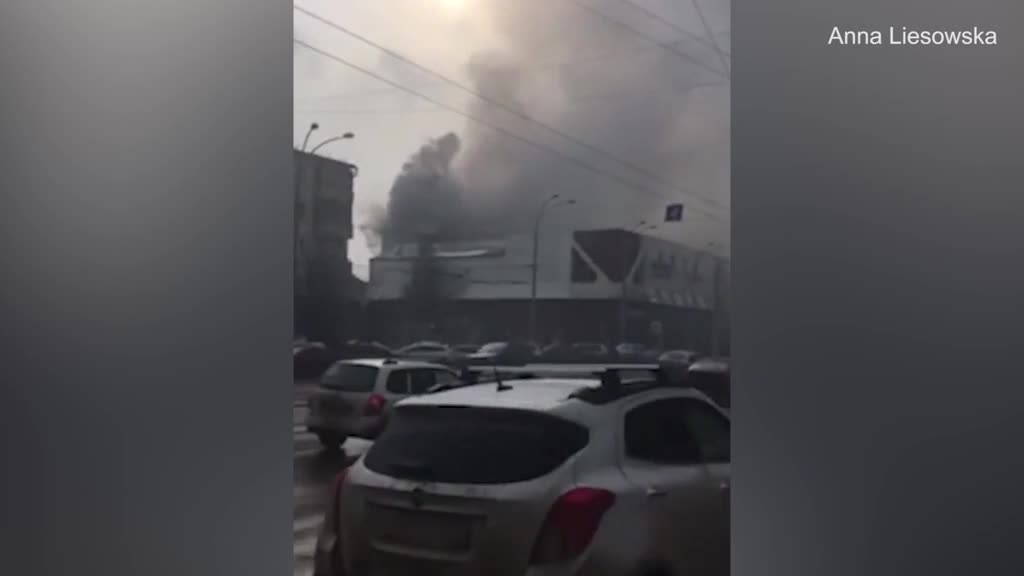Kinh hoàng vụ cháy ở trung tâm thương mại Nga
