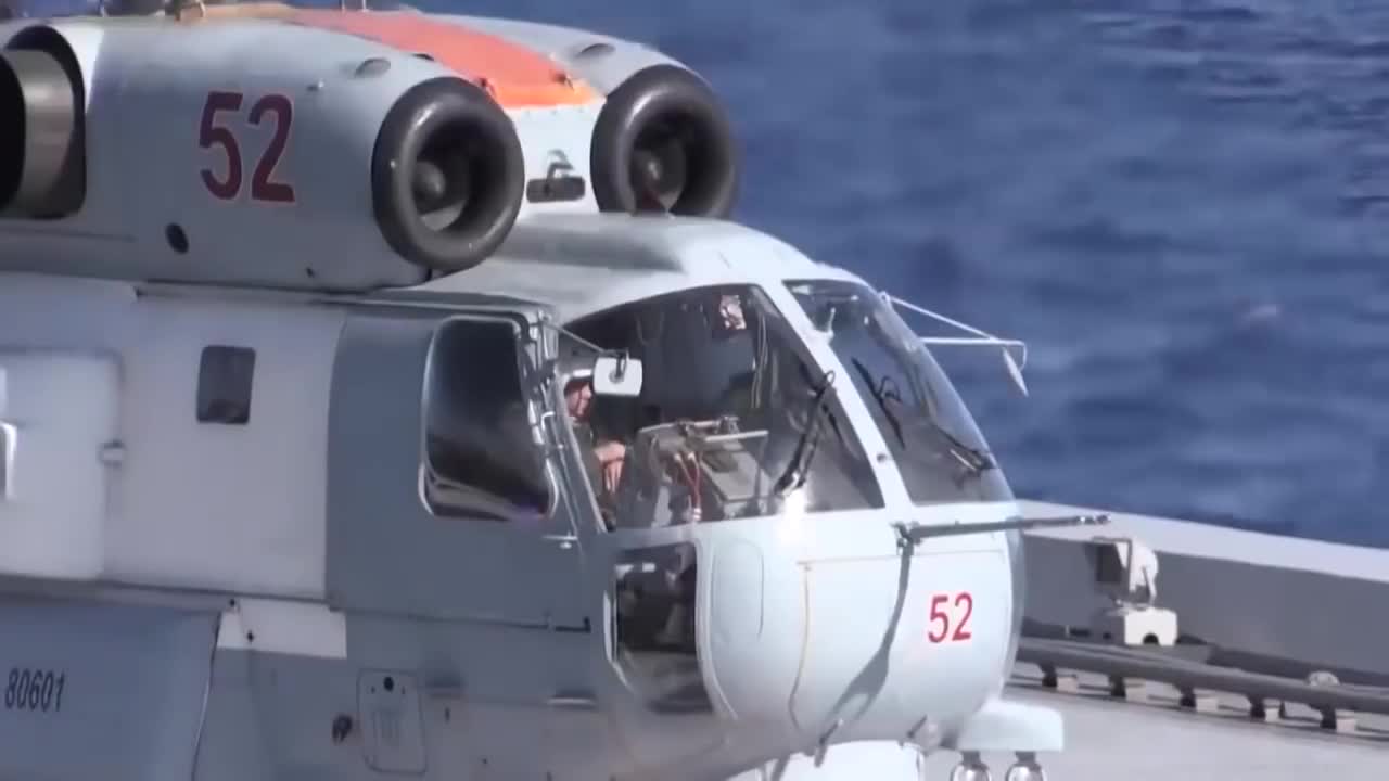 Chiến đấu cơ Nga không kích IS từ tàu sân bay