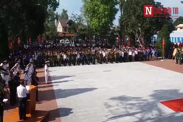 Hàng nghìn người dự lễ an táng 98 liệt sĩ hy sinh tại Lào