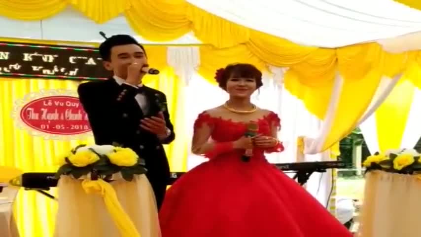 Chú rể gây bão khi hát Cô gái m52 tặng vợ trong ngày cưới