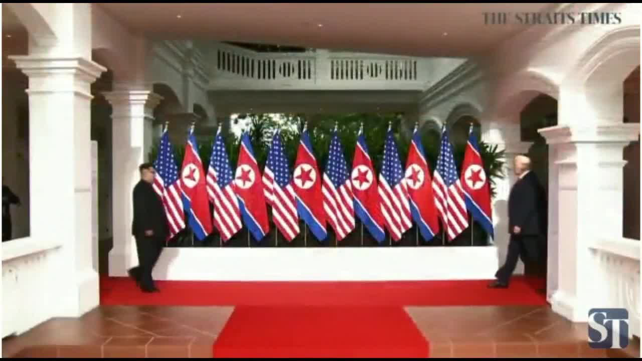 Kim Jong-un và Trump bắt tay tại khách sạn Capella