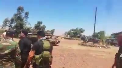 Video: Phiến quân Al-Nusra lũ lượt nộp vũ khí cho quân đội Syria gần cao nguyên Golan