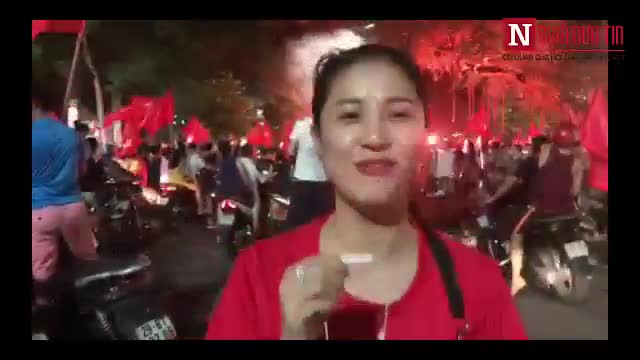 Clip: Cảm xúc của người hâm mộ sau chiến thắng nghẹt thở của U23 Việt Nam