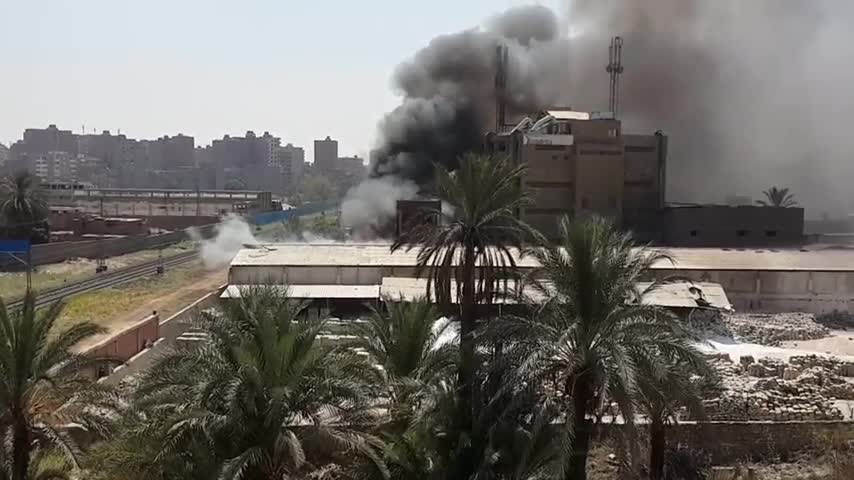 Cháy lớn ở nhà máy điện tử Cairo, AI Cập
