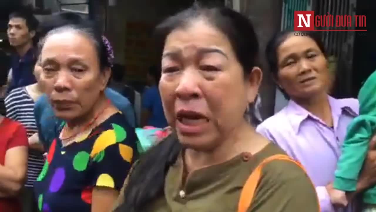 Nước mắt người dân mất nhà sau vụ 10 căn nhà cháy gần viện Nhi