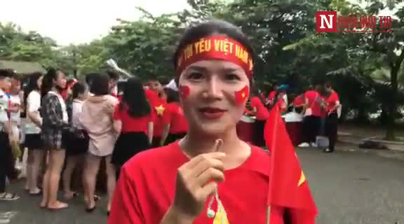 Cô Phạm Thị Thanh Bình ở Võ Chí Công háo hức chờ đón tuyển U23 trở về