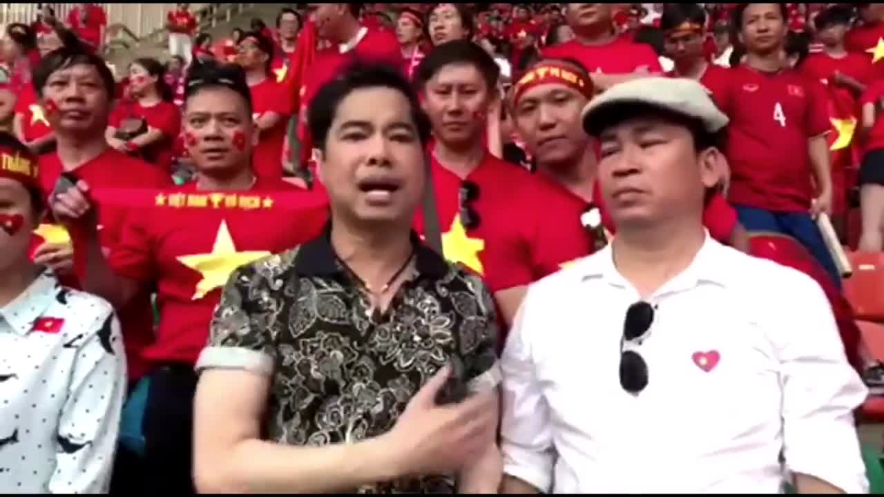 Danh ca Ngọc Sơn thưởng nóng 250 triệu đồng cho đội tuyển Olympic Việt Nam