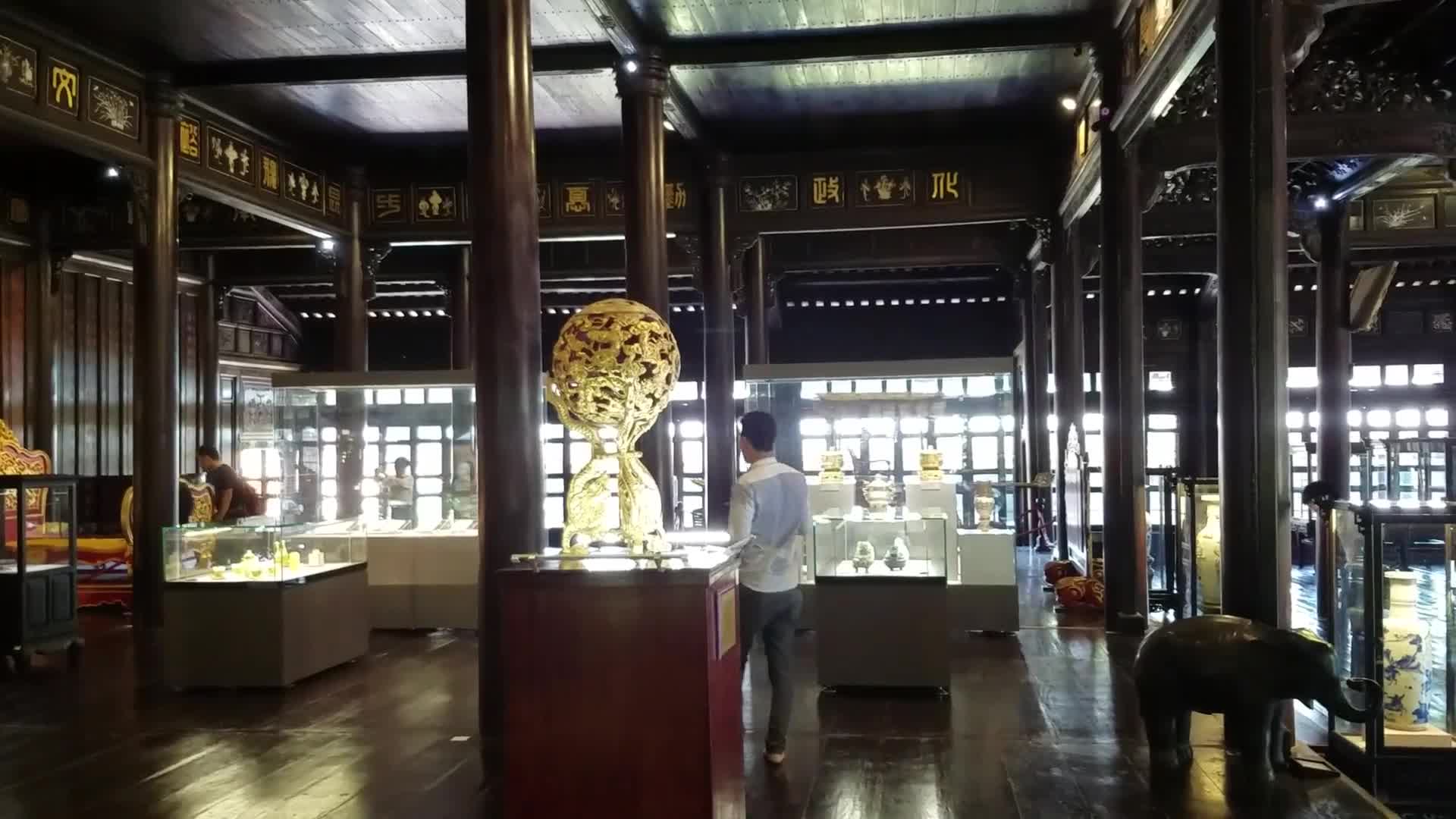 Chiêm ngưỡng loạt cổ vật độc nhất vô nhị dưới triều Nguyễn