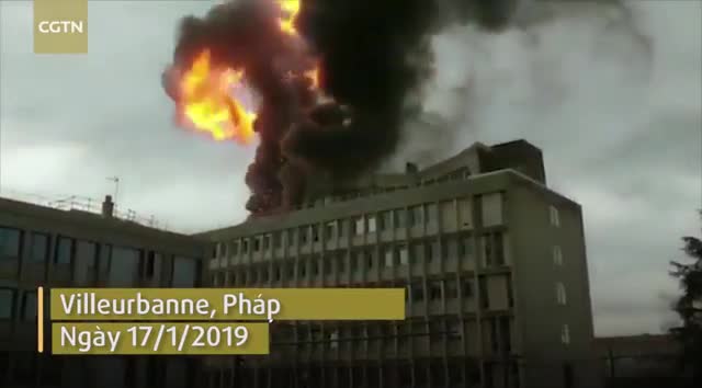Khoảnh khắc nổ khí gas rung chuyển trường đại học tại Pháp