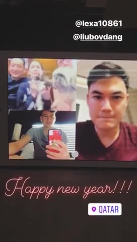 Khoảnh khắc Đặng Văn Lâm gọi video đón năm mới cùng gia đình gây xúc động