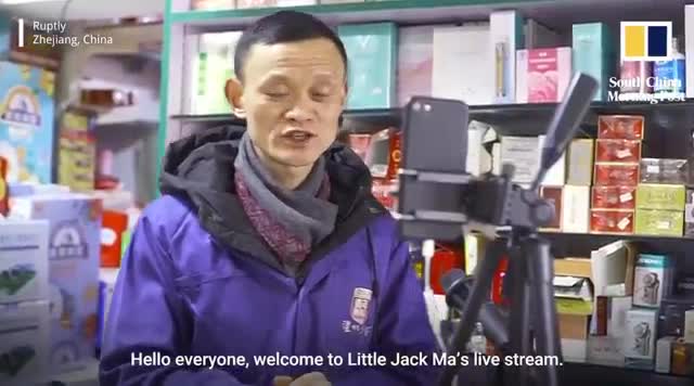 Gặp gỡ chủ tiệm tạp hóa nổi tiếng vì giống hệt Jack Ma