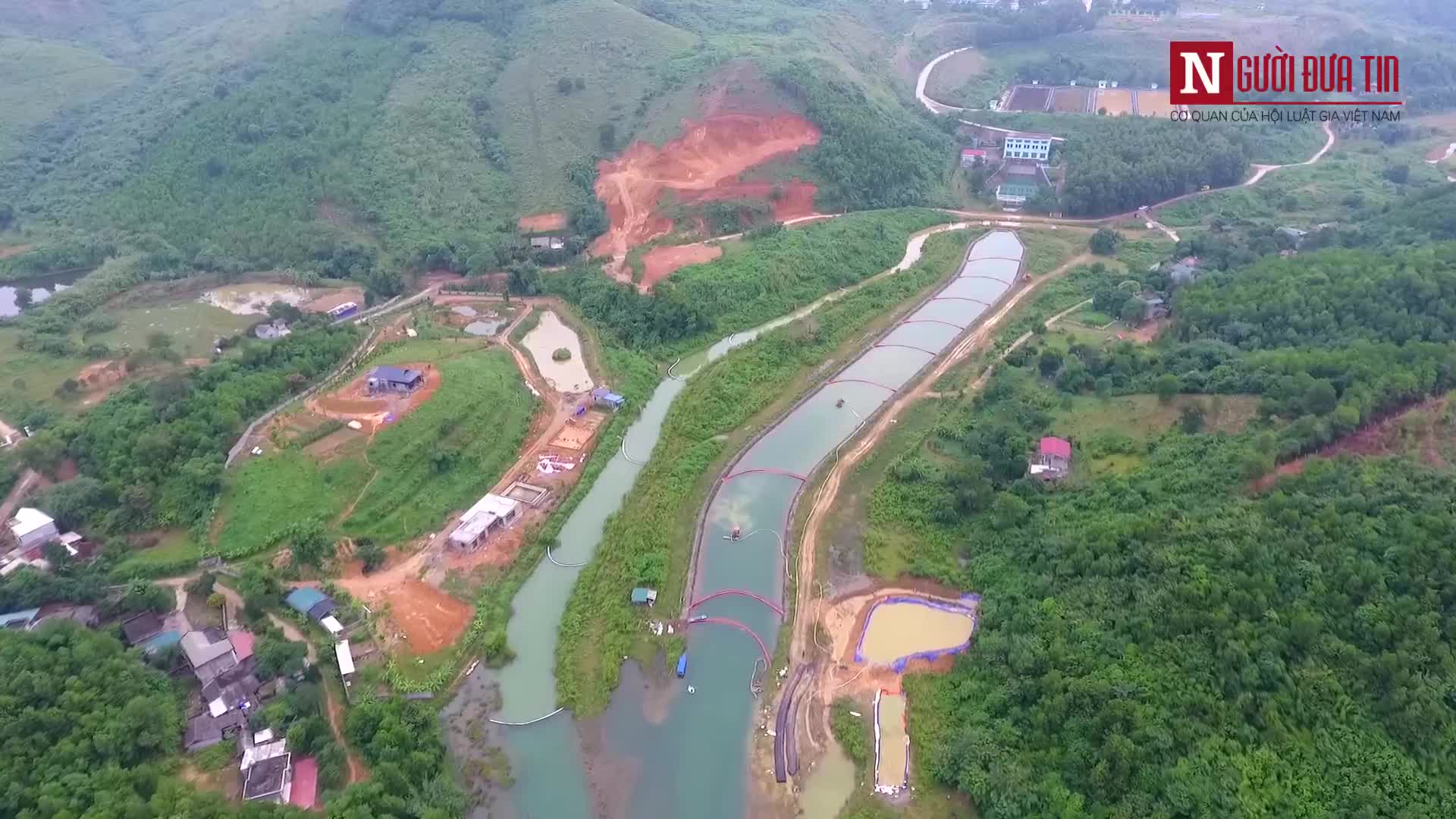 xử lý ô nhiễm dầu trên kênh dẫn nước vào nhà máy nước sạch Sông Đà