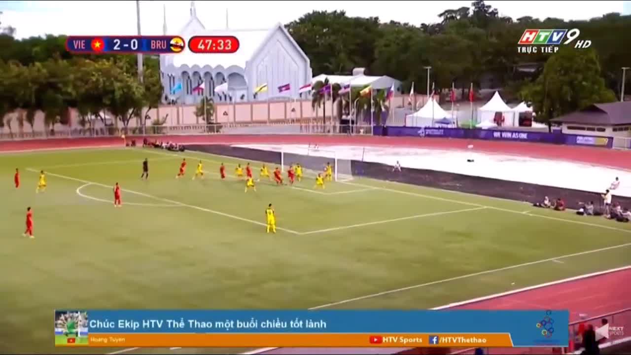 Hà Đức Chinh đánh đầu ghi bàn thắng thứ 3 cho ĐT Việt Nam