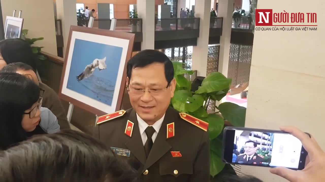 Tướng Nguyễn Hữu Cầu thông tin về vụ 39 người chết tại Anh