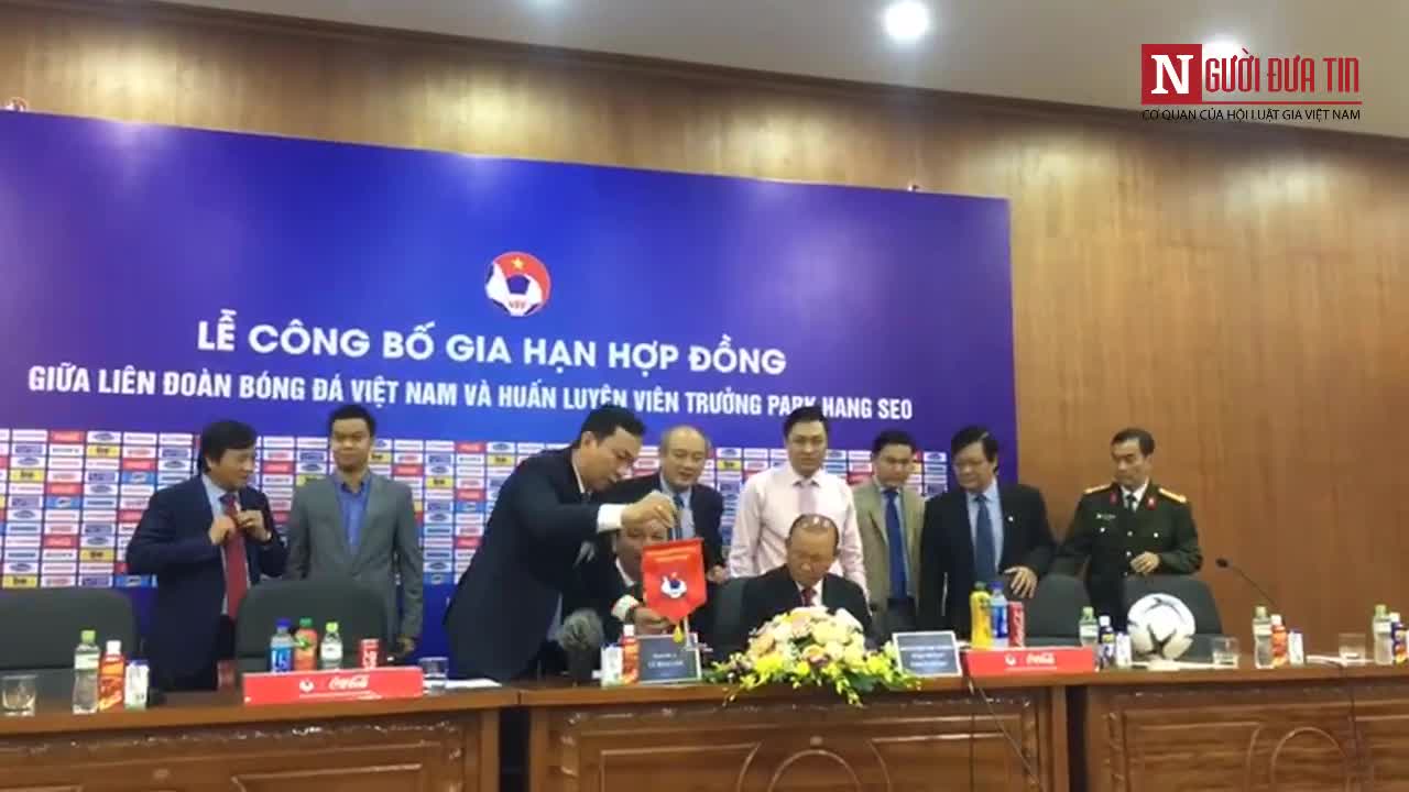 HLV Park Hang Seo ký gia hạn hợp đồng với LĐBĐ Việt Nam