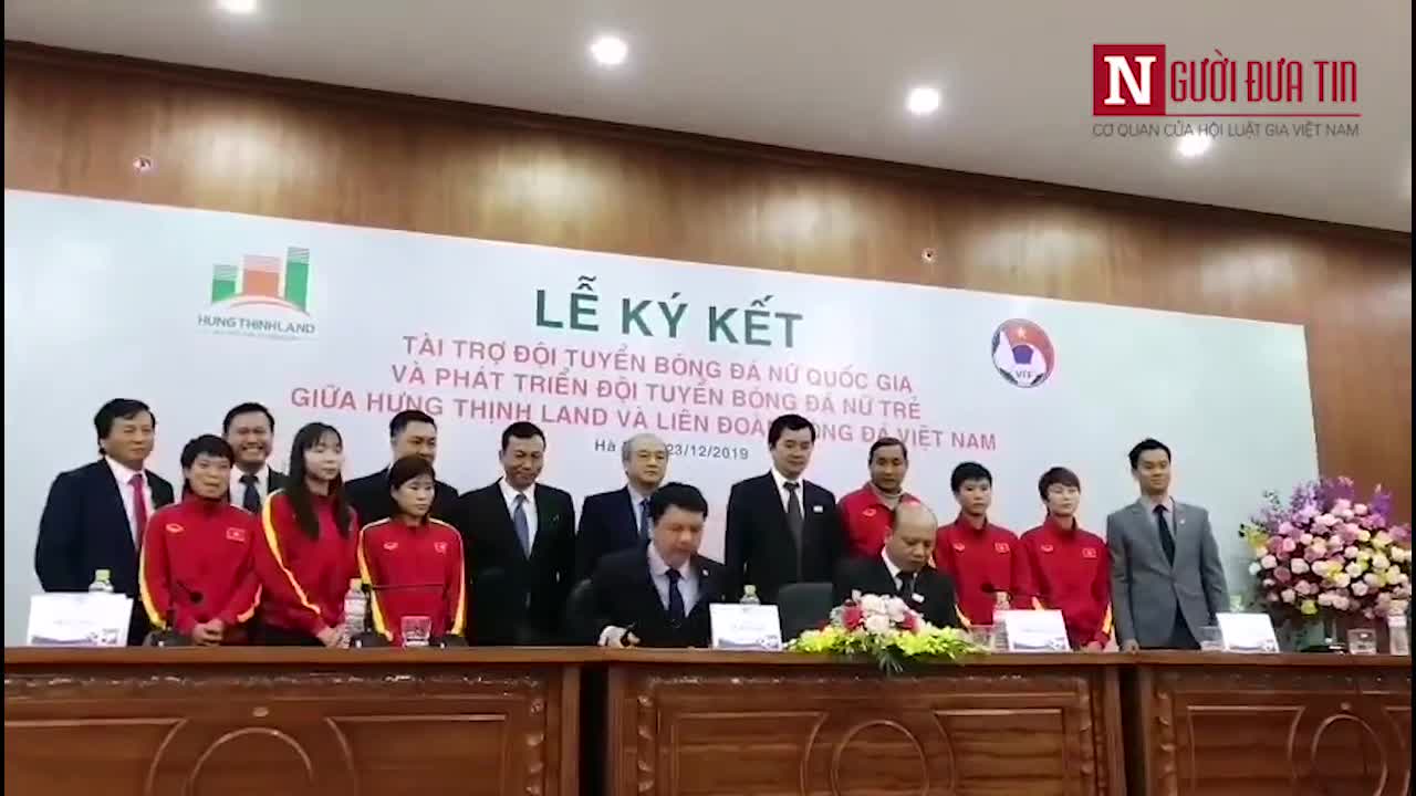 Ký kết tài trợ bóng đá nữ Việt Nam