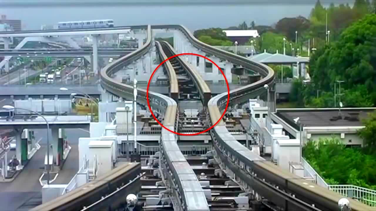 Clip: Trầm trồ với hệ thống đường ray chuyển làn tự động của Nhật Bản