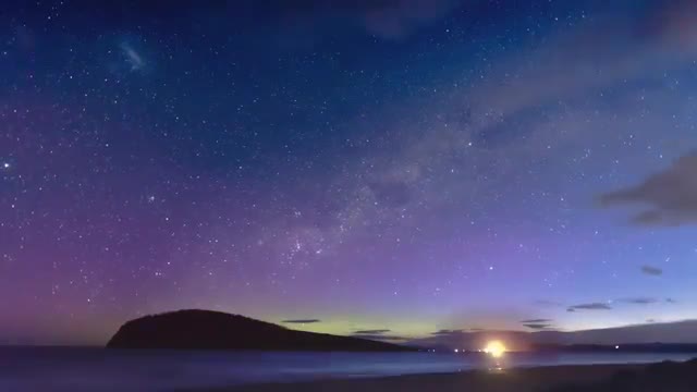 Video: Hiện tượng cực quang phát sáng xuất hiện trên bãi biển 