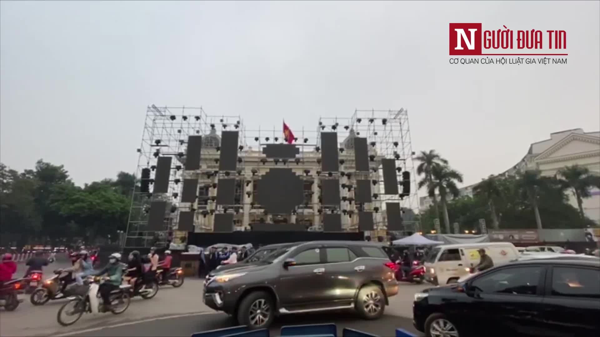 Cận cảnh sân khấu chào năm mới 2020 ở Hà Nội