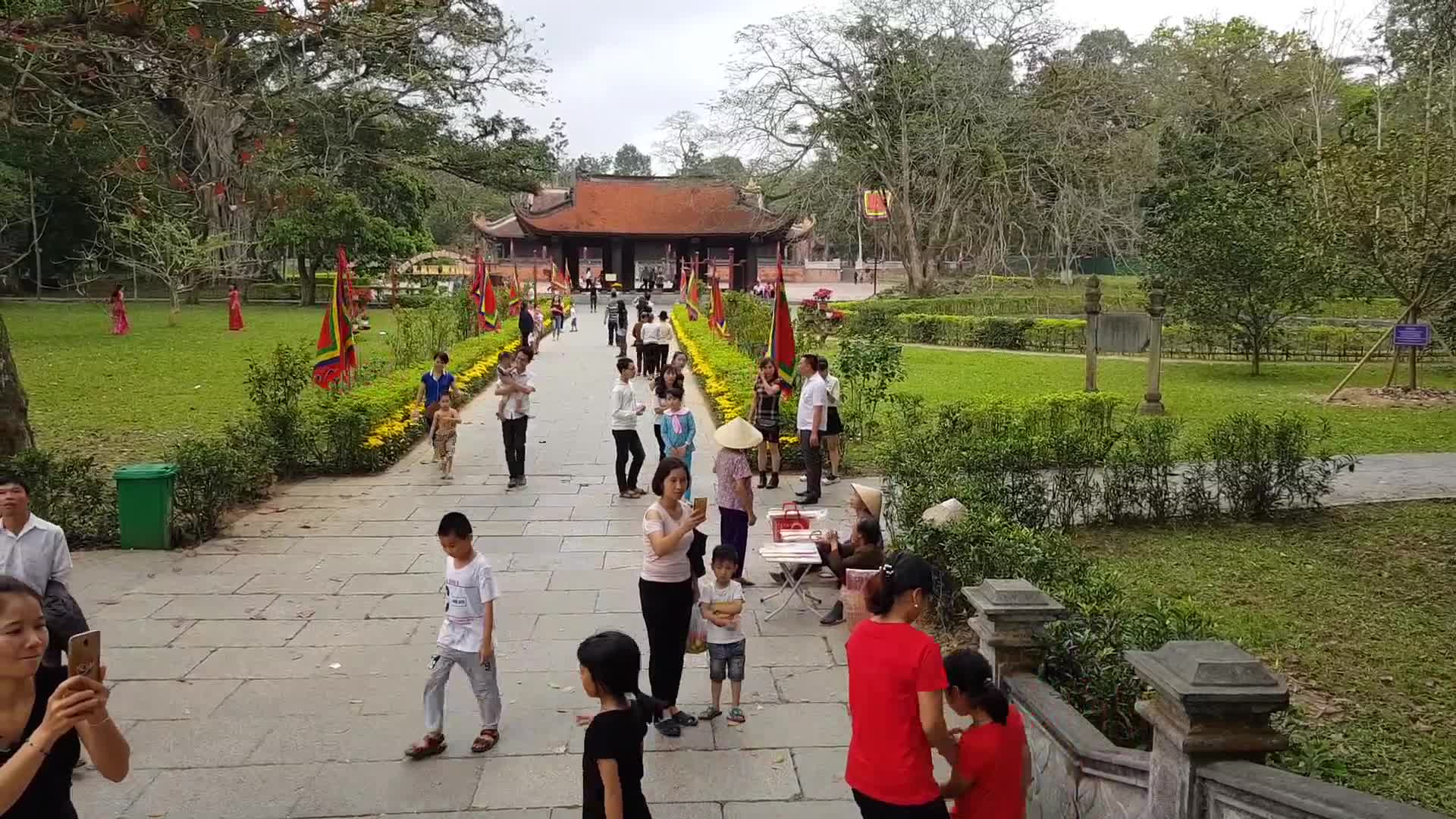 Video: Du xuân đầu năm tại Khu di tích lịch sử Lam Kinh 