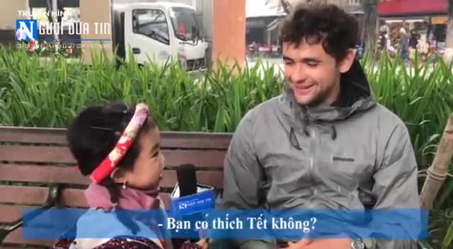 Trải nghiệm tết Việt của “phóng viên đặc biệt” với du khách nước ngoài